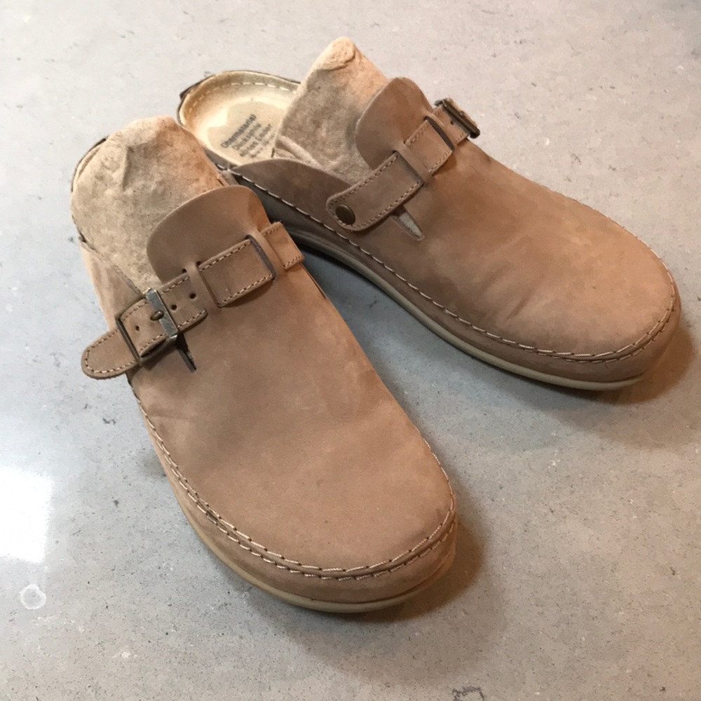 Theresia fits German Mule shoe. Sz 9-9.5.